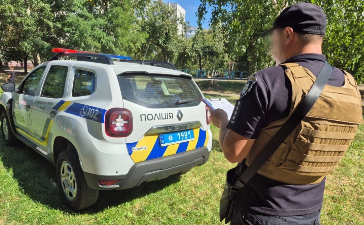 Правоохоронці встановлюють особу загиблого. Фото: Нацполіція