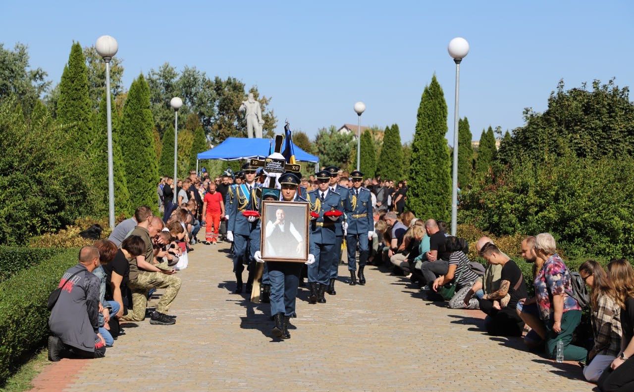 Під час прощання з підполковником Боровиком. Фото: Повітряне командування «Центр»