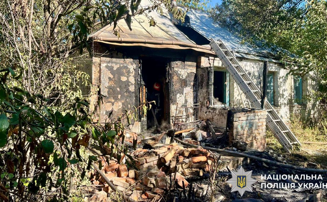 Будинок, в якому згоріла власниця. Фото: Нацполіція
