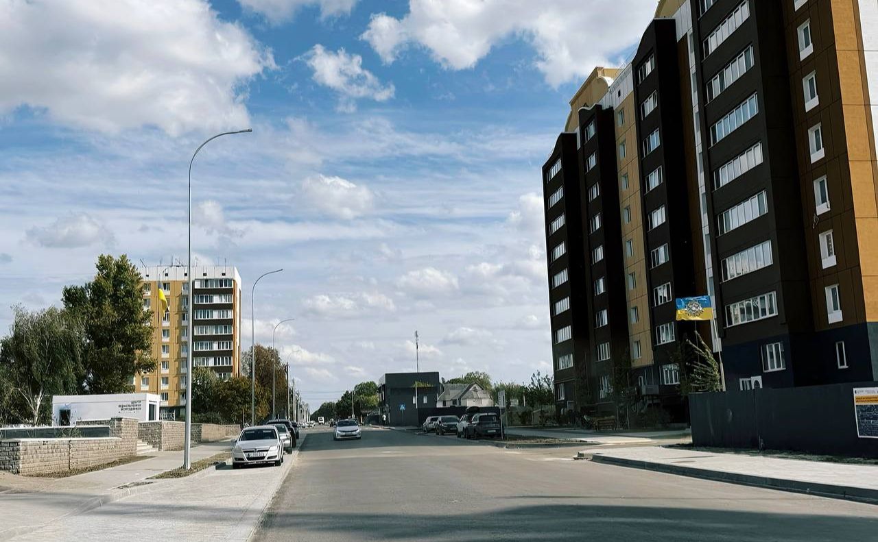 Оновлена вулиця Центральна у Бородянці. Фото: