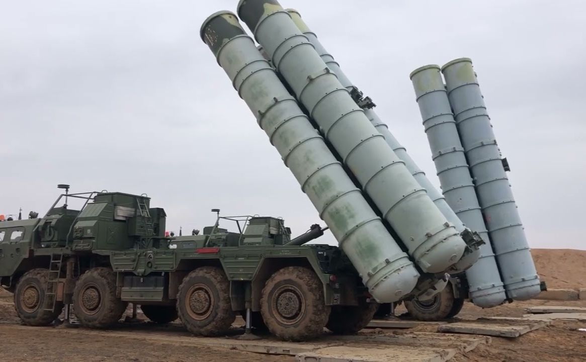 Пускова установка ЗРК С-400 «Тріумф». Фото ілютративне з відкритих джерел