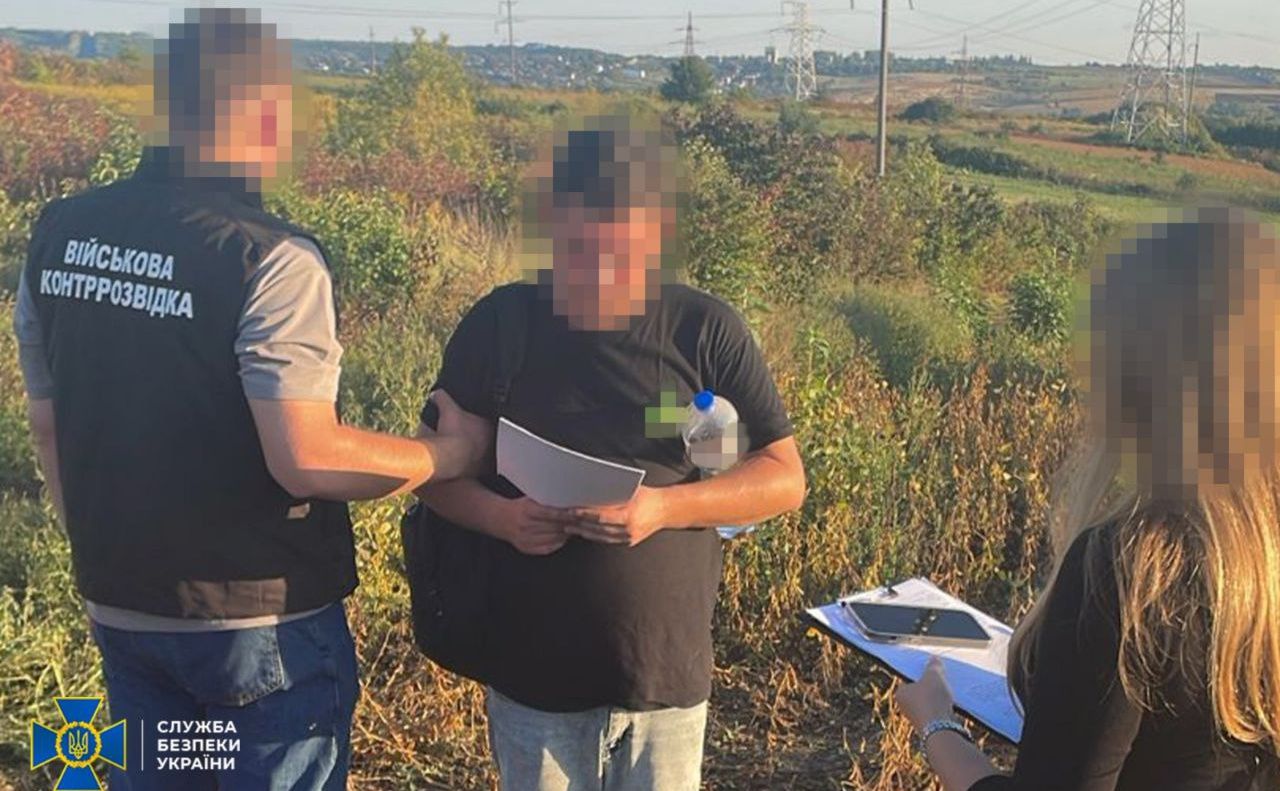 Момент затримання ворожого поплічника спецслужбою. Фото: СБУ