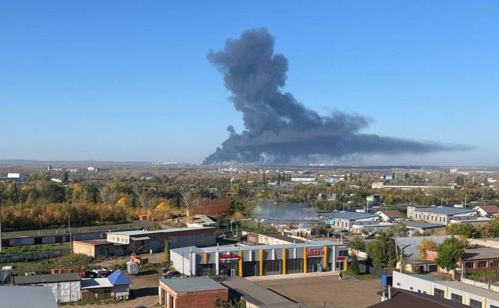 Завод «Газпром нафтохім Салават» після атаки дронів 24 вересня. Фото: російські телеграм-канали