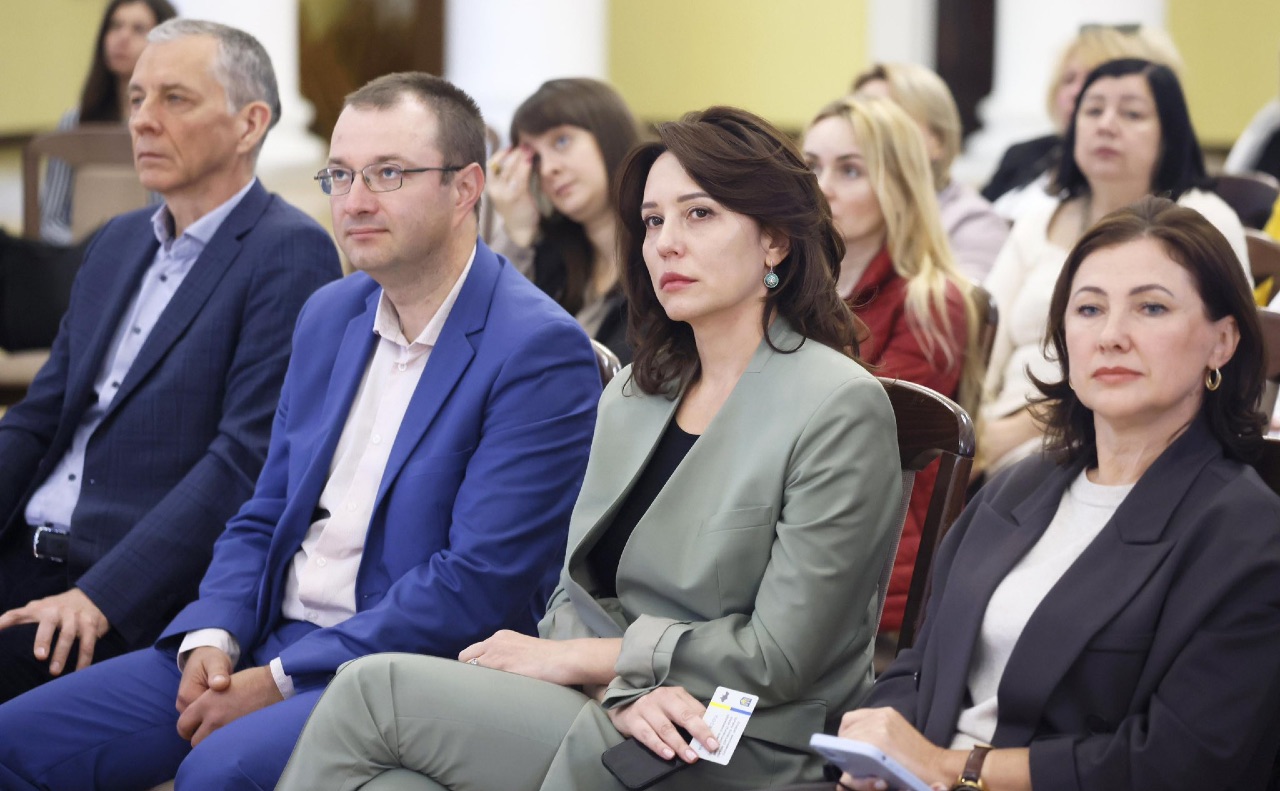 На зустрічі обговорили нові способи надання послуг і підтримку людей, які щодня потребують допомоги. Фото: Борис Корпусенко