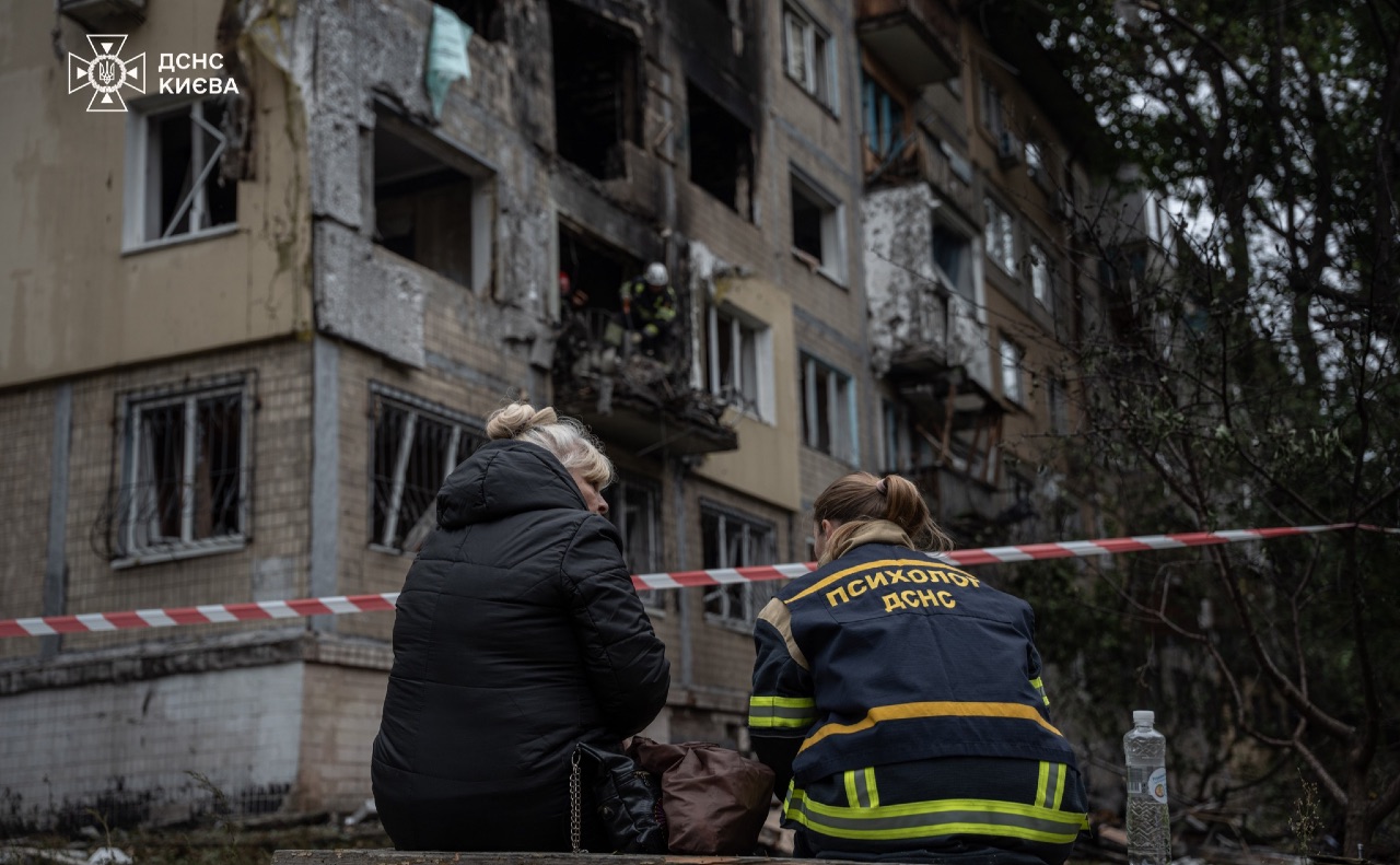 Наслідки російського обстрілу в ніч на 28 вересня. Фото: ДСНС