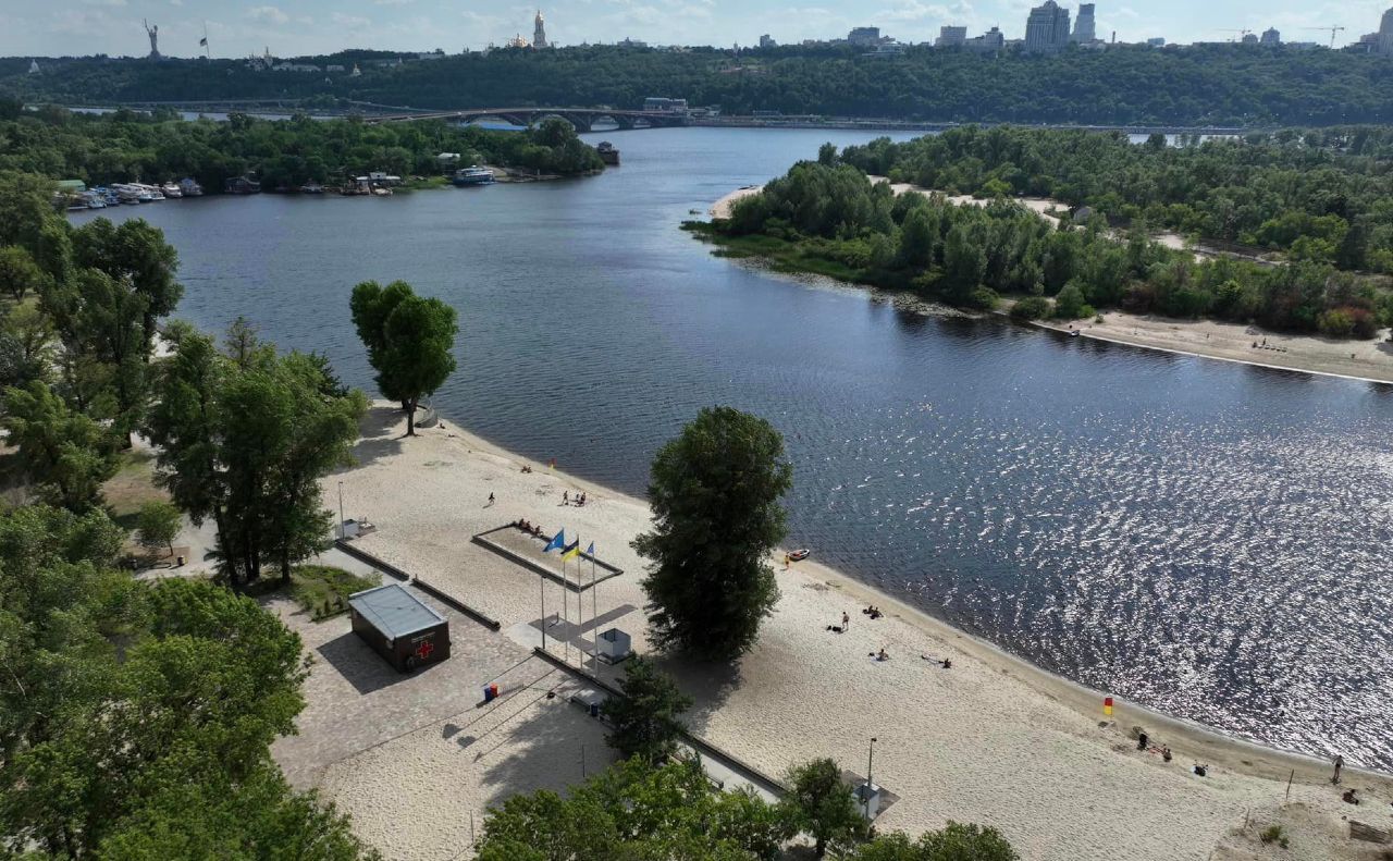 Пляж «Молодіжний» Фото: КП «Плесо»