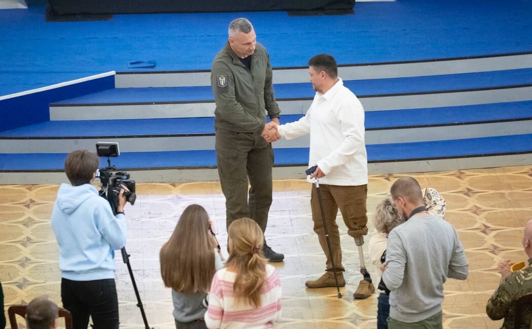Під час вручення відзнак. Фото: Телеграм Віталія Кличка