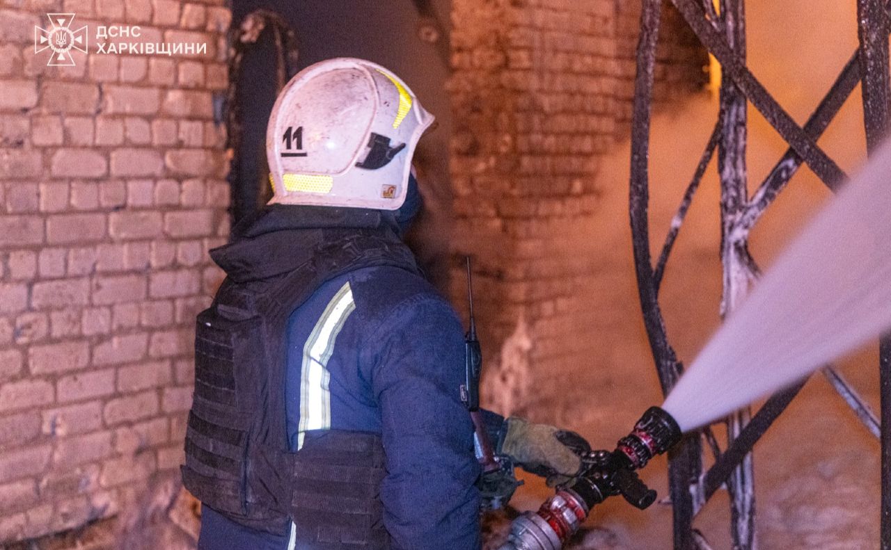 До ліквідації наслідків ворожої атаки залучені 48 рятувальників