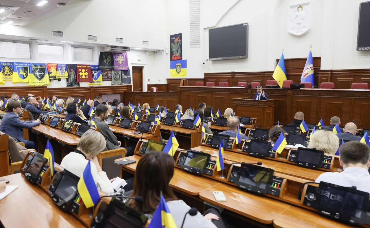 Здепутатами спілкувався директор УІНП Олександр Алфьоров. Фото: Борис Корпусенко