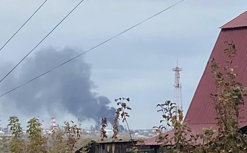 Фото з приватного сектора за кілька кілометрів від «Башнафта-УНПЗ». Фото: з телеграм
