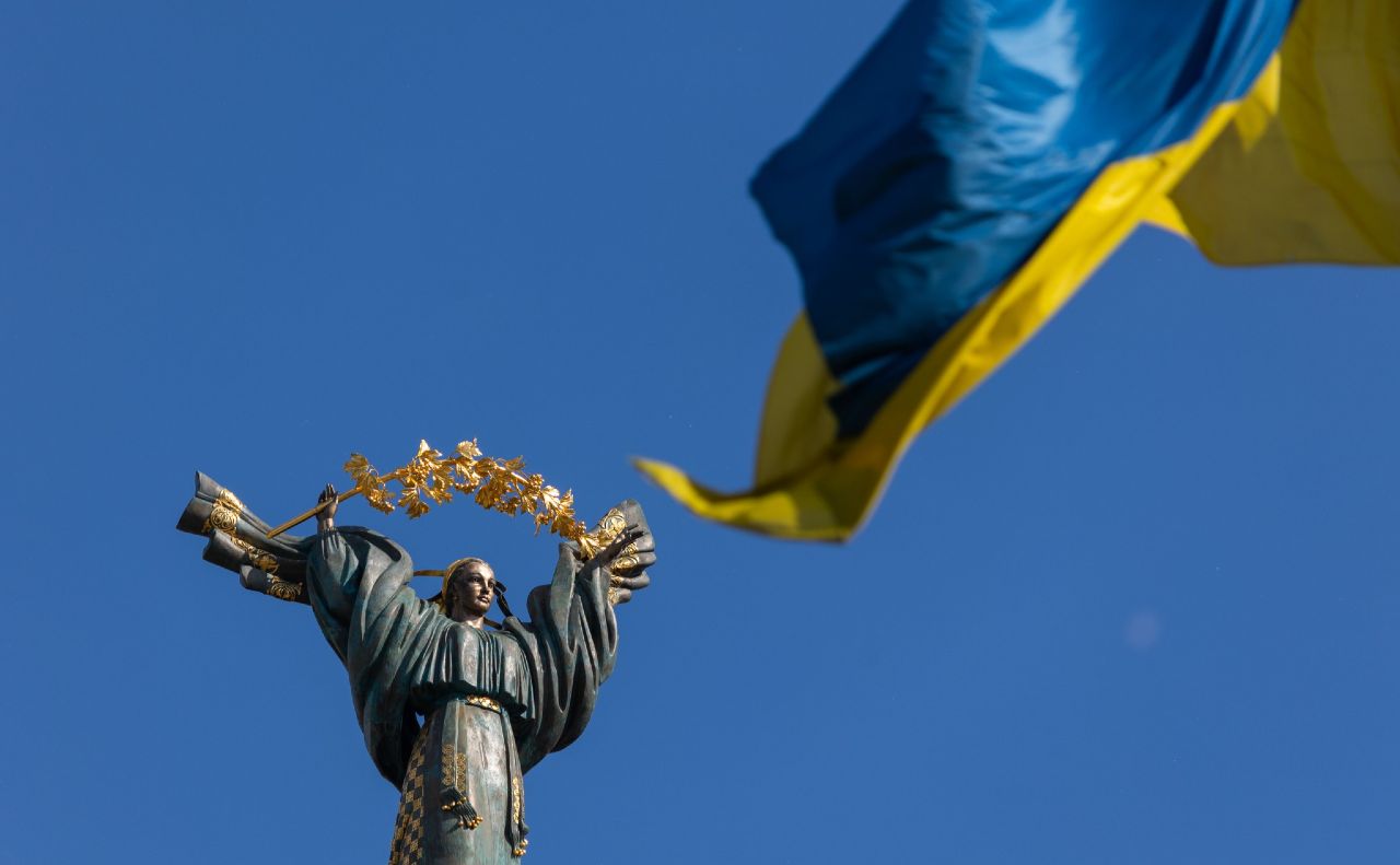 Прапор на Майдані Незалежності. Фото: Михайло Марків