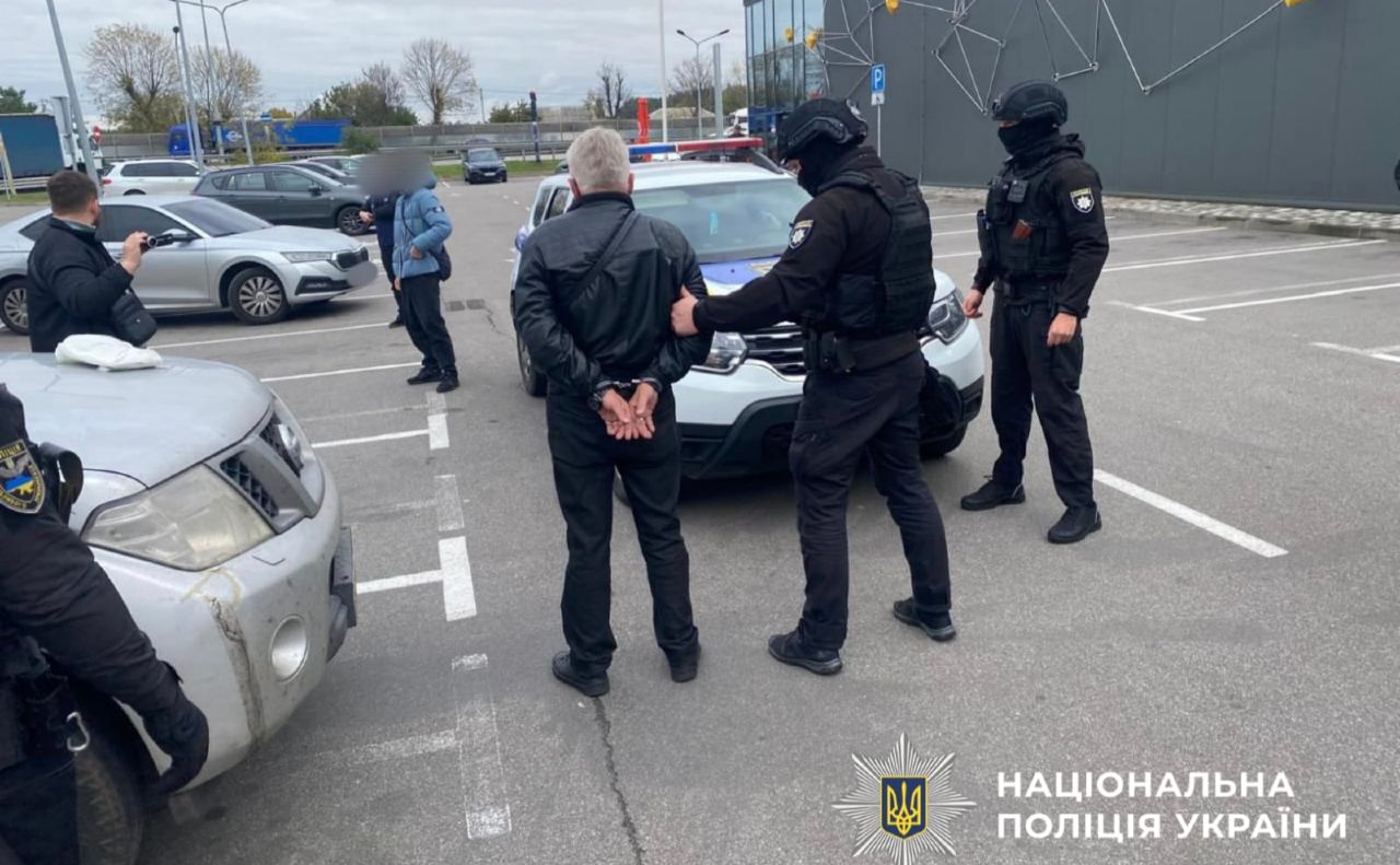 Затримання підозрюваного. Фото: Нацполіція