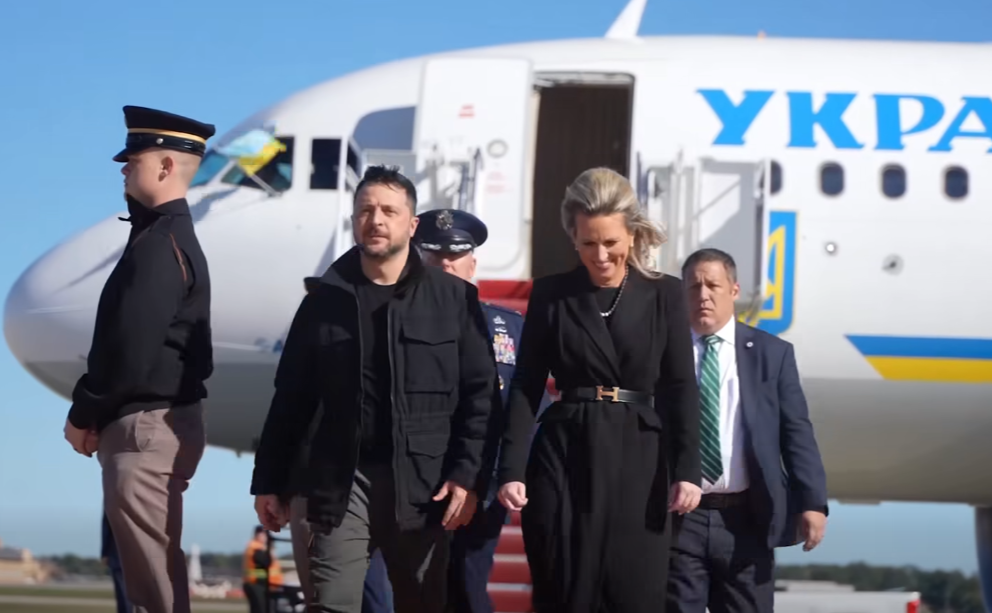 Глава української держави прибув у США. Фото: скріншот з відео