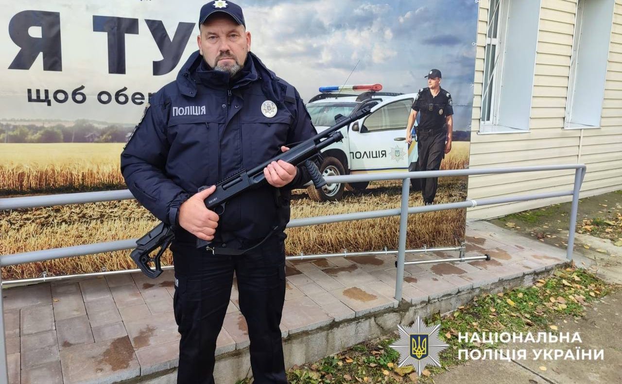 Поліцейський офіцер громади Володимир Шадрін. Фото: Поліція Київщини, телеграм