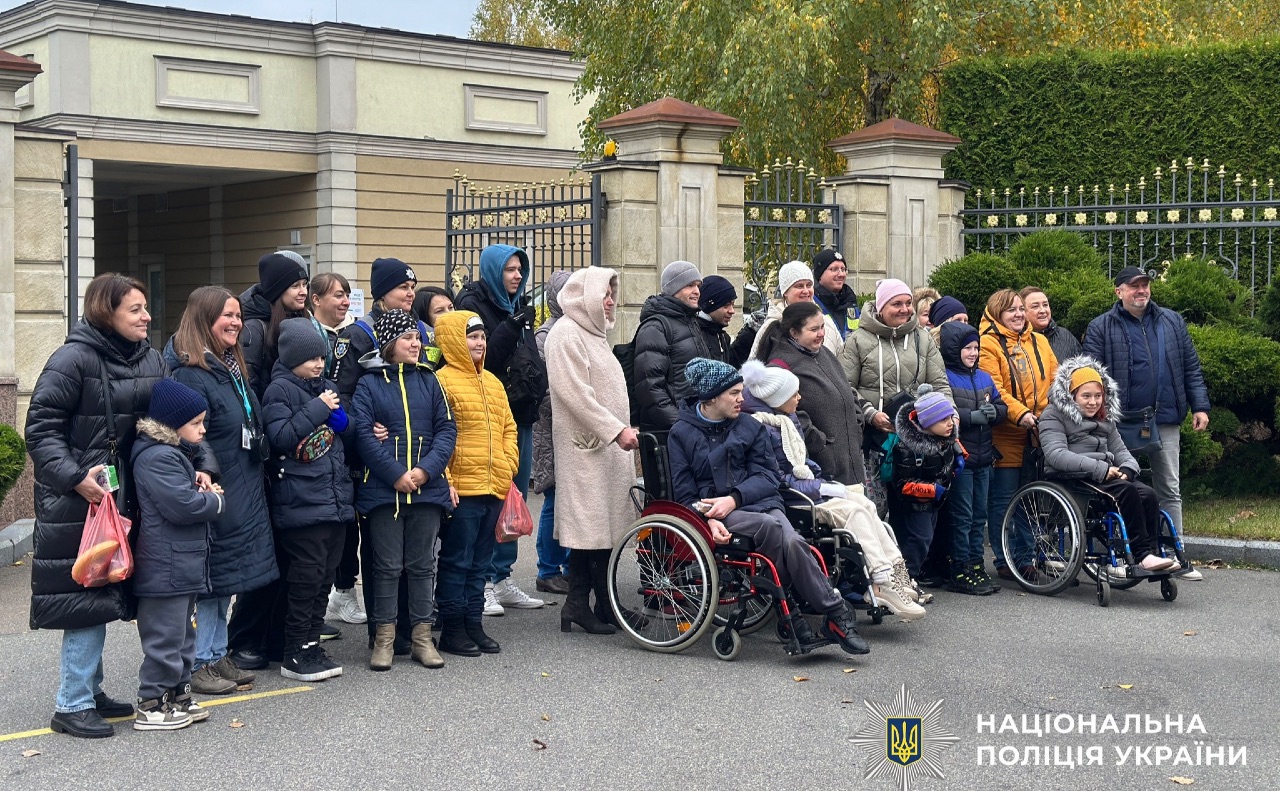 Учасники екскурсії відвідали територію парку та контактний міні-зоопарк. Фото: поліція