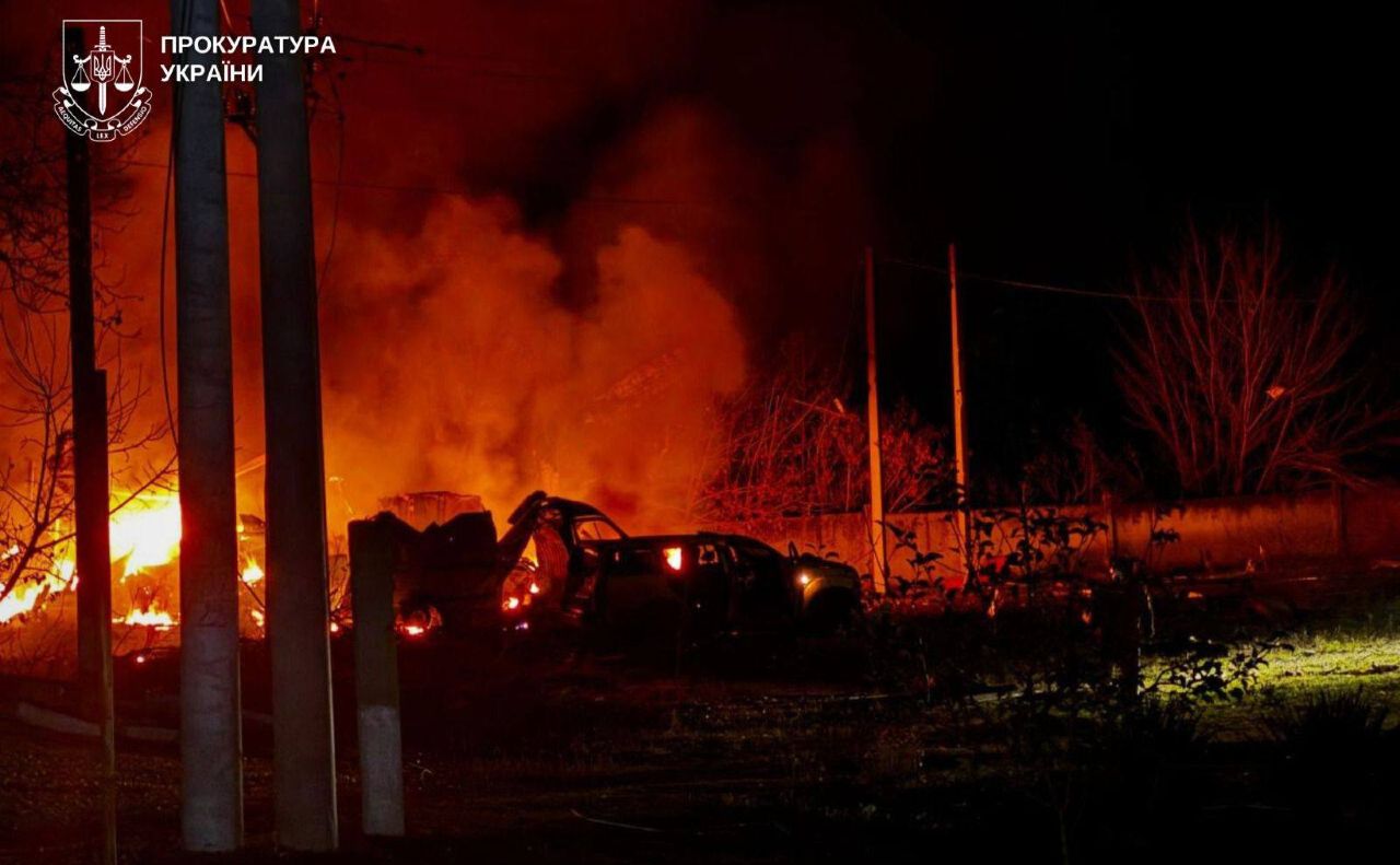 Пожежа на місці ворожого удару. Фото: Офіс Генпрокурора