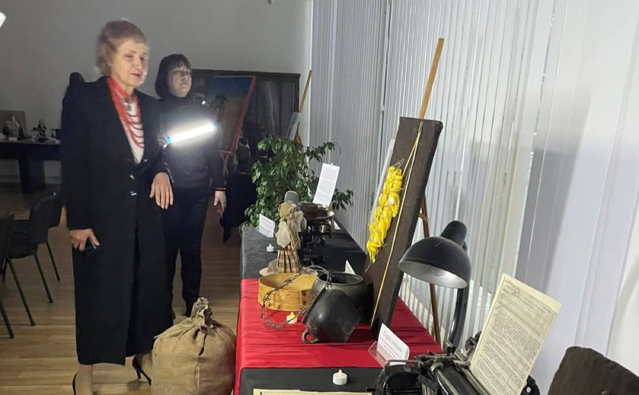 Під часм відкриття виставки. Фото: Державній архітектурно-будівельній бібліотеці ім. В.Г. Заболотного