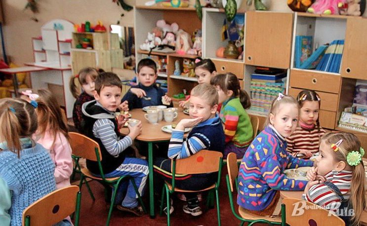 Відтепер батьки не сплачуватимуть за харчування дітей. Фото ілюстративне: Борис Корпусенко