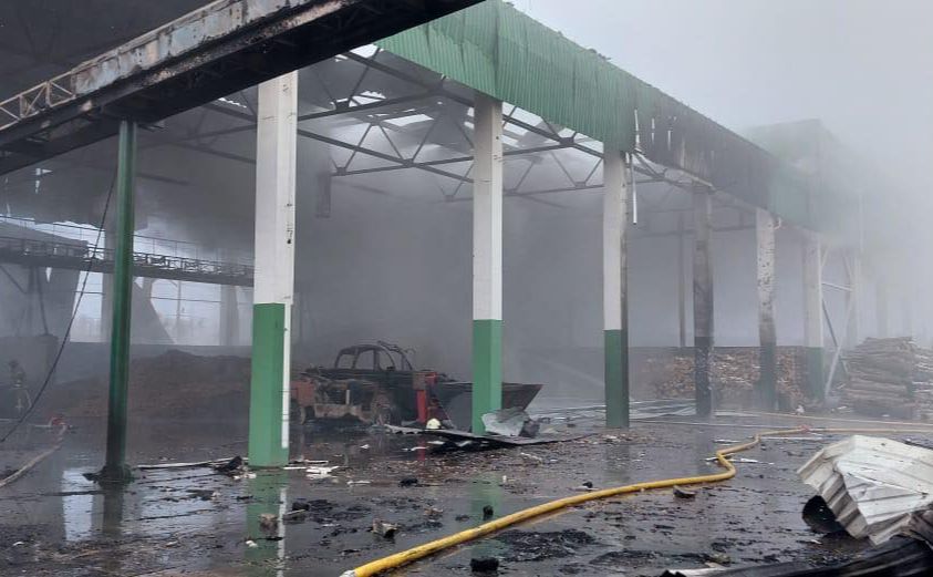 Окупанти вдарили по Корюківська ТЕС трьома дронами. Фото: Facebook/Андрій Гріненко