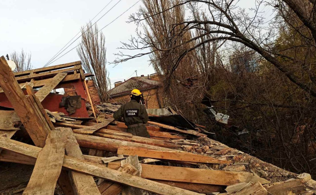 Розбирання завалів проводить КАРС. Фото: КАРС