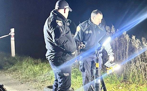 Поліцейські встановлюють обставини вибуху в Самбірському районі. Фото: Нацполіція