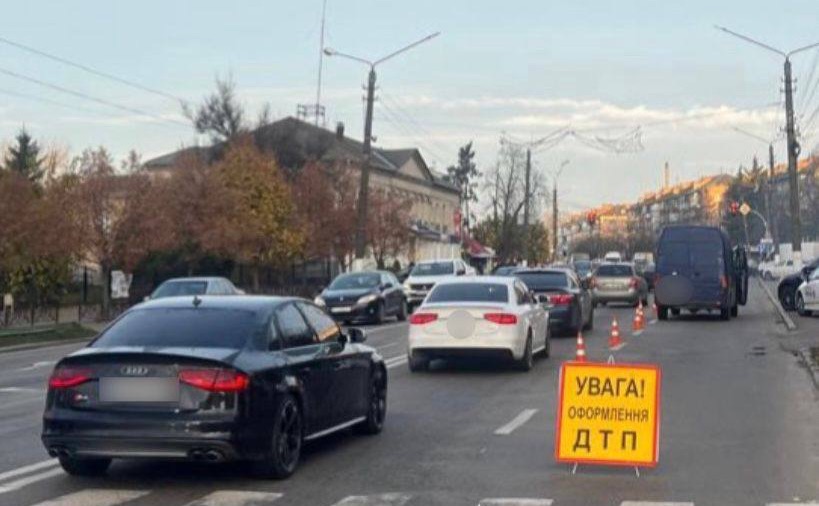 У результаті наїзду 28-річний чоловік отримав травми. Фото: поліція