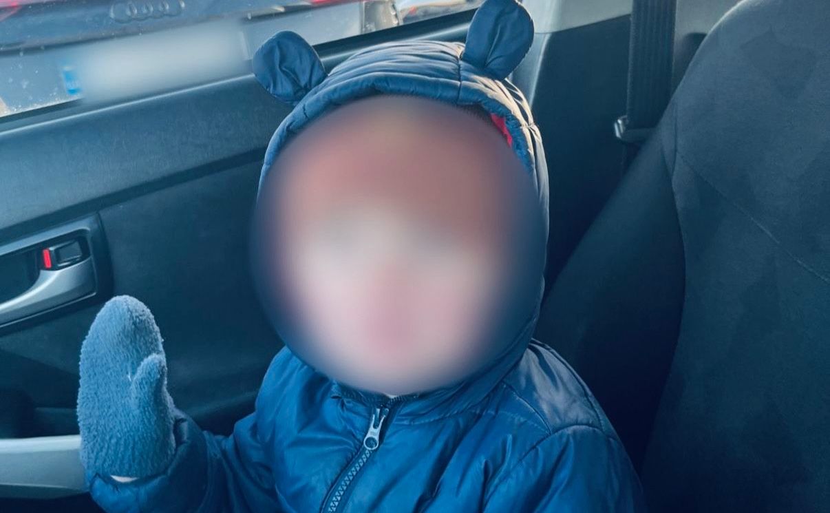 З малюком все добре. Фото: Патрульна поліція Києва