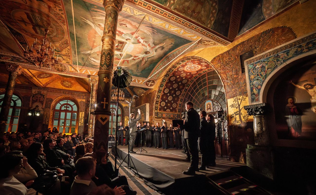 Під час виступу у Трапезній палаті Києво-Печесрької лаври. Фото: Юрій Юрченко