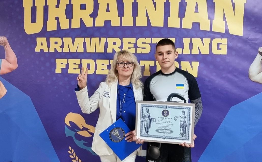 Василь Маєвський із Мукачева встановив світовий рекорд. Фото: ФБ Вєтрова Лана