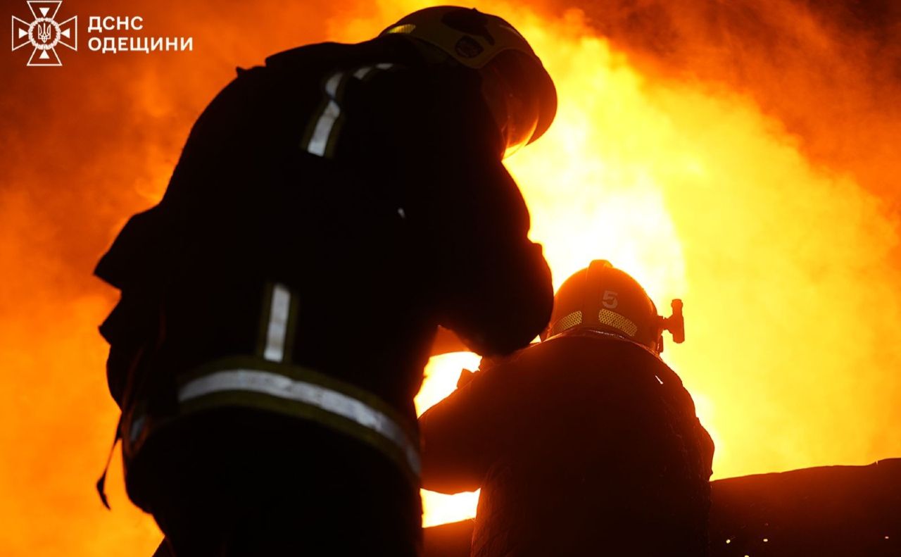 Через ворожий обстріл виникли пожежі
