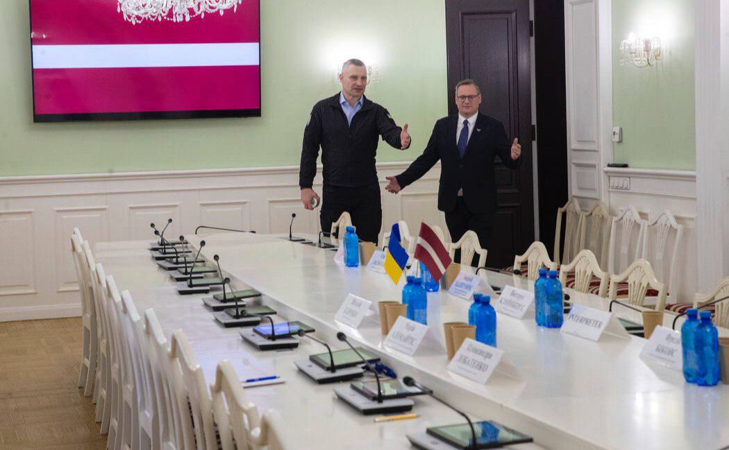 Під час зустрічі з Вієстурсом Кляйнберґсом. Фото: ТГ Кличка