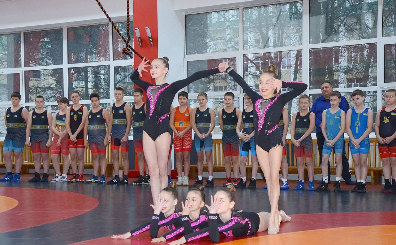 Юні гімнастки у новій спортивній залі у Ірпені. Фото: КОВА