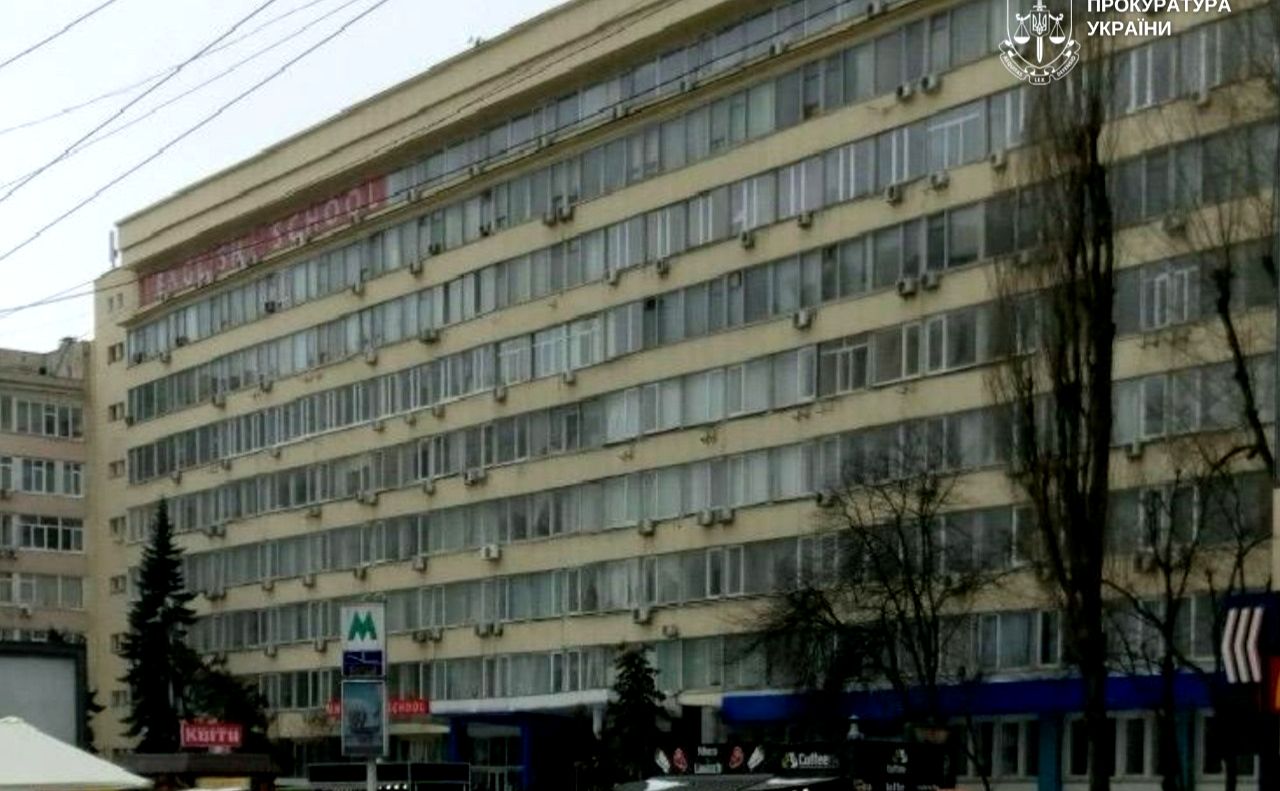 З приватників стягнули кошти за оренду в цьому приміщенні. Фото: прокуратура Києва