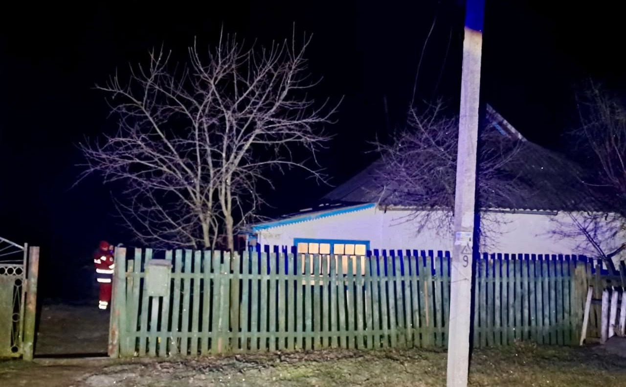 Жінка схопила ніж і вдарила чоловіка в живіт. Після цього вона пішла спати. Фото: поліція