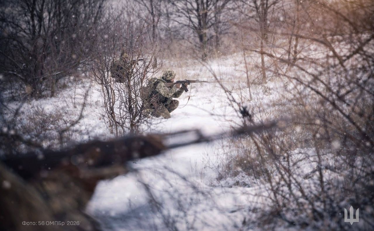 Українські воїни продовжують мужньо тримати оборону