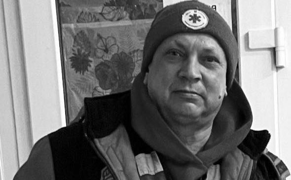 Під час повторного удару по Києву росія вбила медика Сергія Смоляка: ще дев’ятеро фахівців екстрених служб поранені