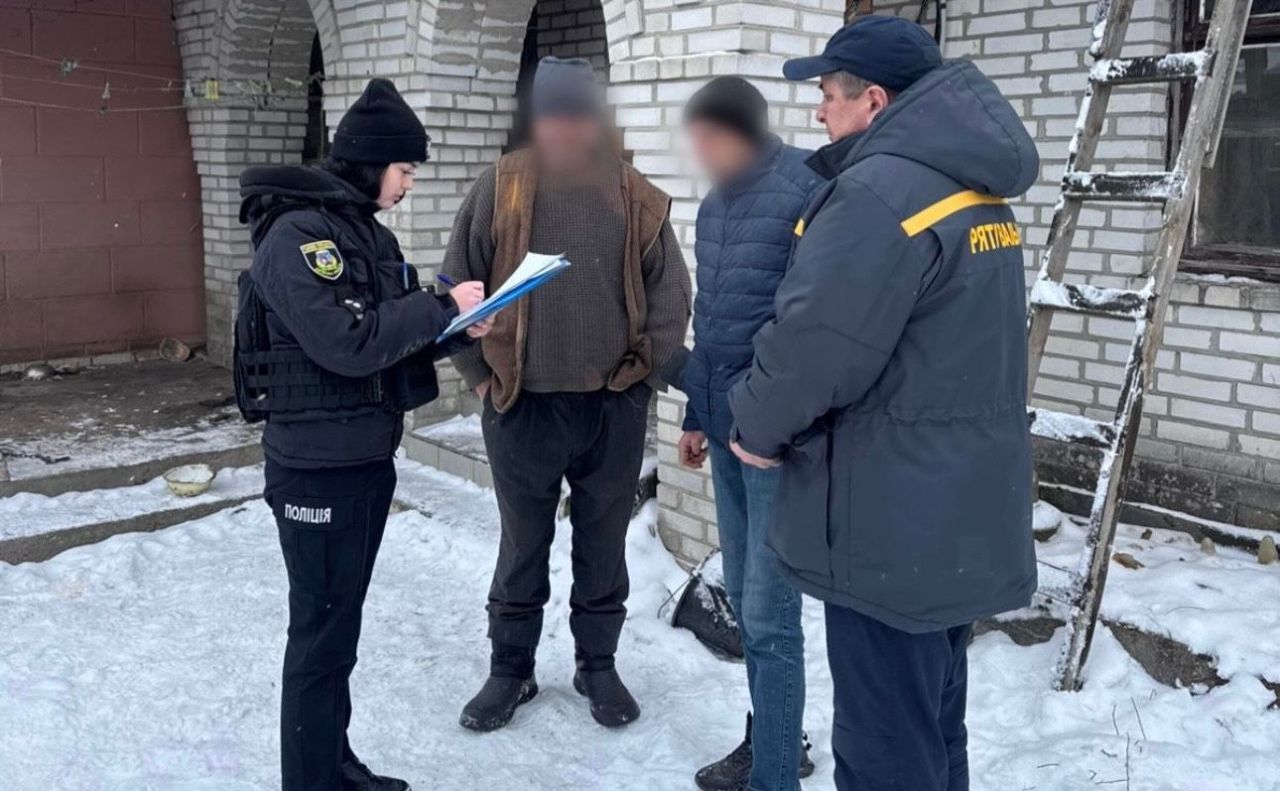 Поліція Київщини з’ясовує обставини смертельної пожежі. Фото: поліція Київщини