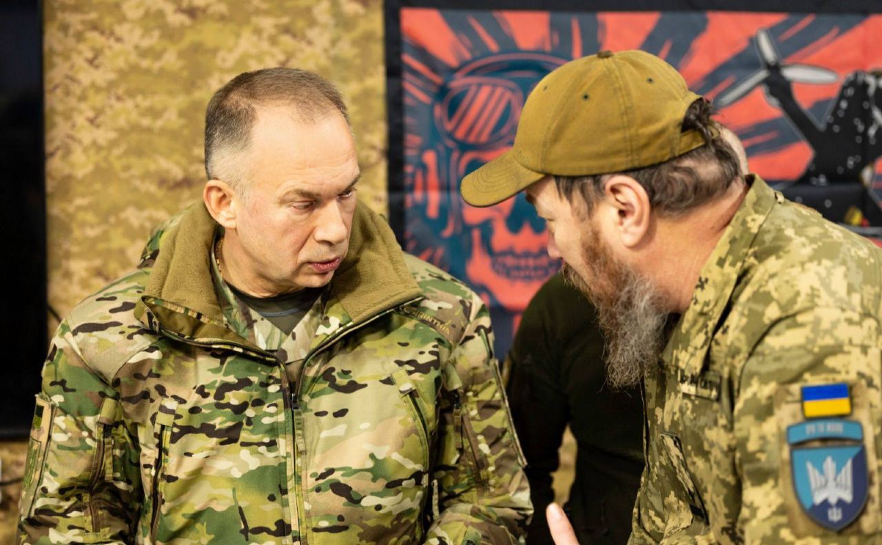 Сирський зустрівся з командирами підрозділів. Фото: Генштаб