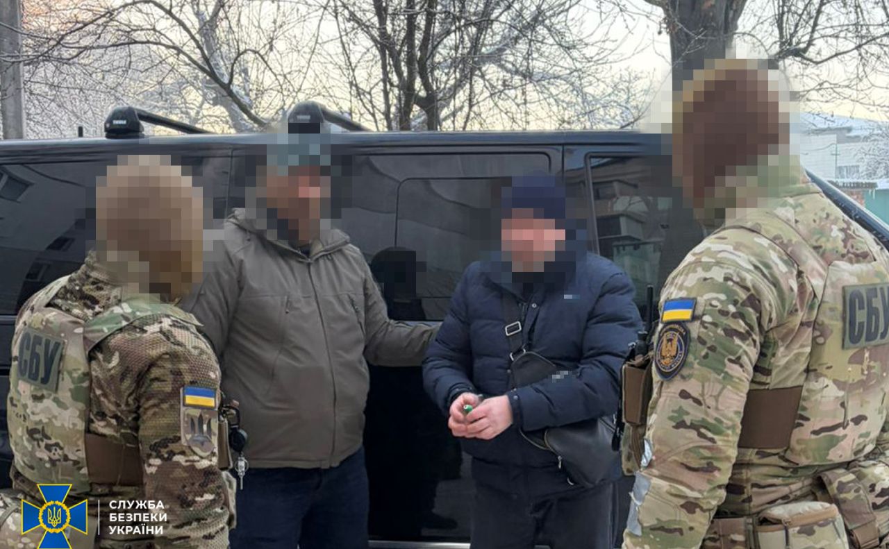Чиновнику та його спільнику загрожує до 10 років тюрми