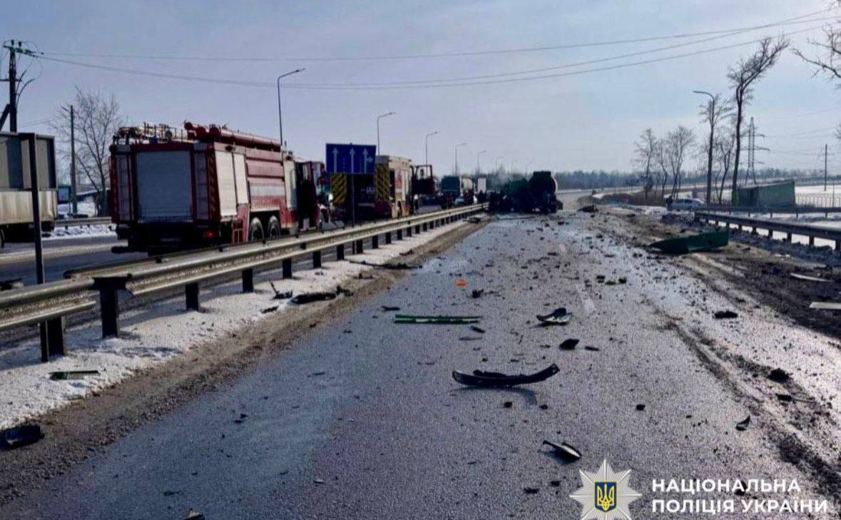 Вантажівки зіткнулись на Броварщині. Фото: Нацполіція
