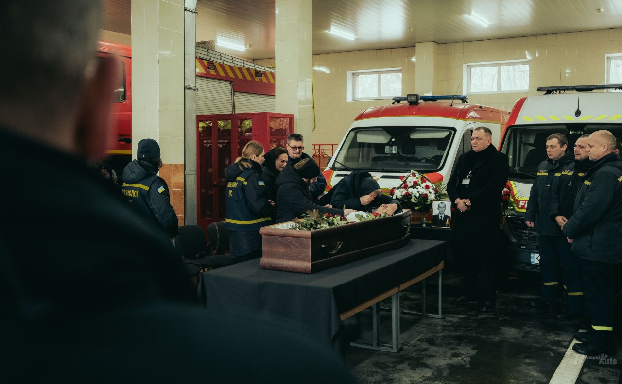 Під час прощання з Олександром Зібровим. Фото: Максим Сосюра