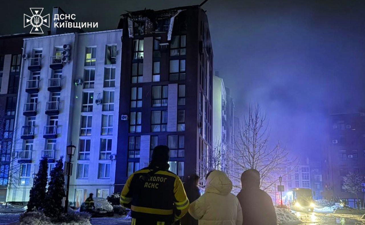 «Шахед» влучив в останній поверх будинку