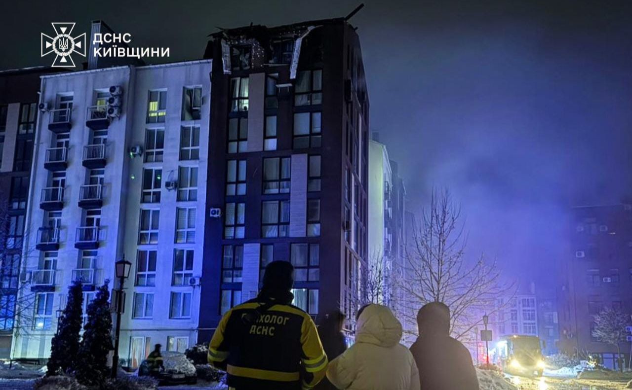 У Білогородці під Києвом «шахед» влучив у 7-поверхівку