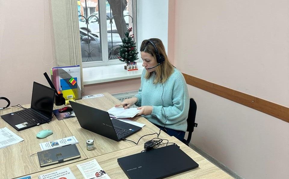 Фахівчиня лінії підтримки від «Ти як?»