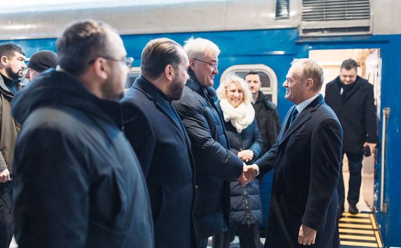 Дональд Туск на київському вокзалі. Фото: Kancelaria Premiera