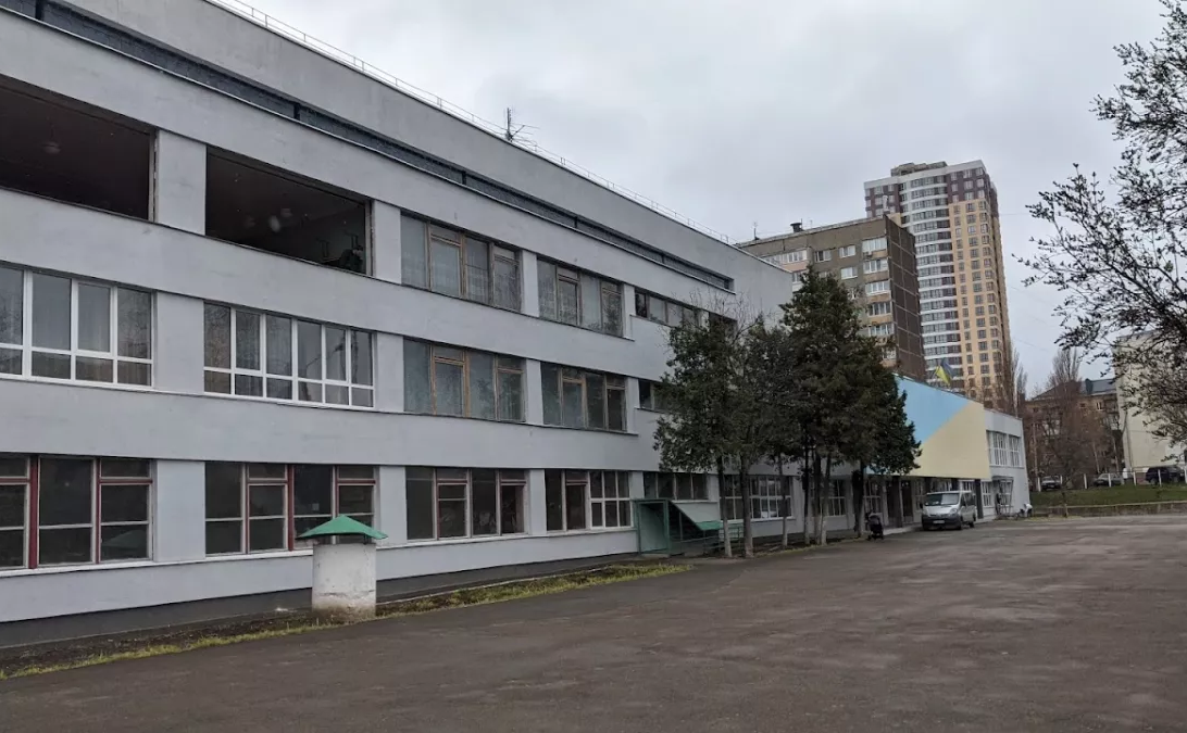 Школа розташована на вулиці Олекси Тихого. Фото з відкритих джерел