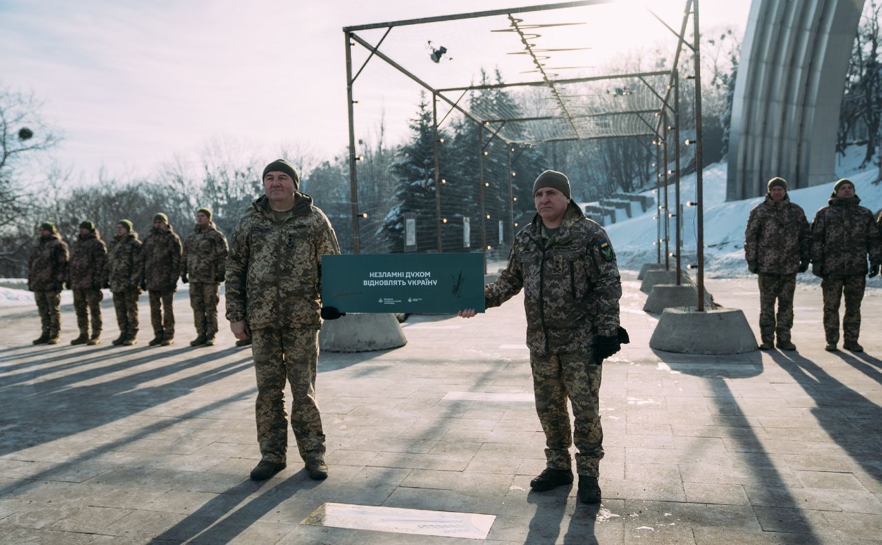 Інсталяцію створила команда платформи Культурні сили спільно з Державною спеціальною службою транспорту. Фото: Культурні сили