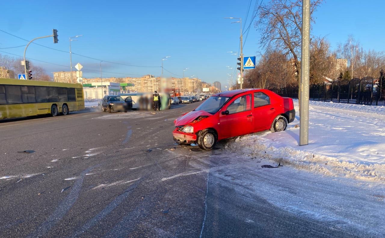 Водії обох транспортних засобів виїхали на перехрестя на заборонний сигнал світлофора. Фото: поліція