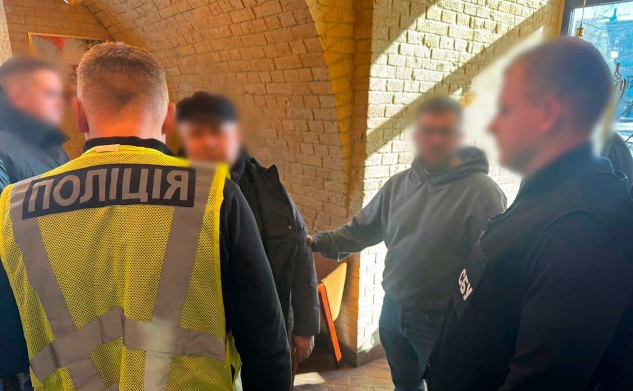 Затриманому повідомили про підозру. Фото: Нацполіція
