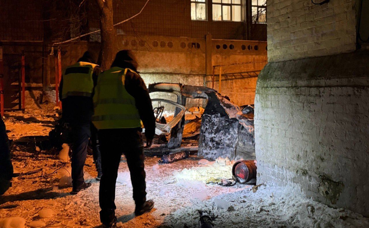 Фото з місця вибуху автомобіля. Фото: Нацполіція
